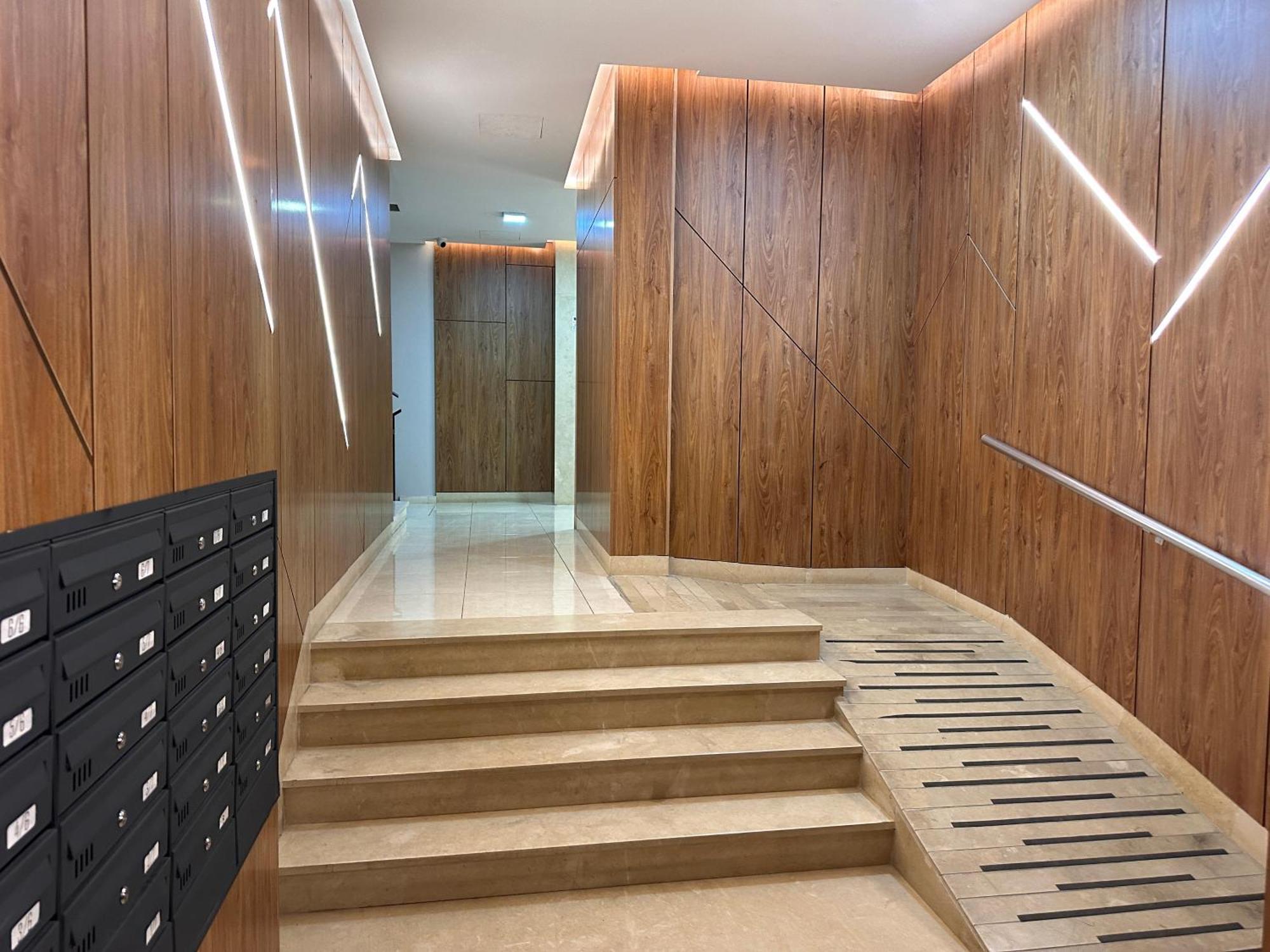 Spacious 2-Bedroom Apartment Near Center Tiranë Luaran gambar