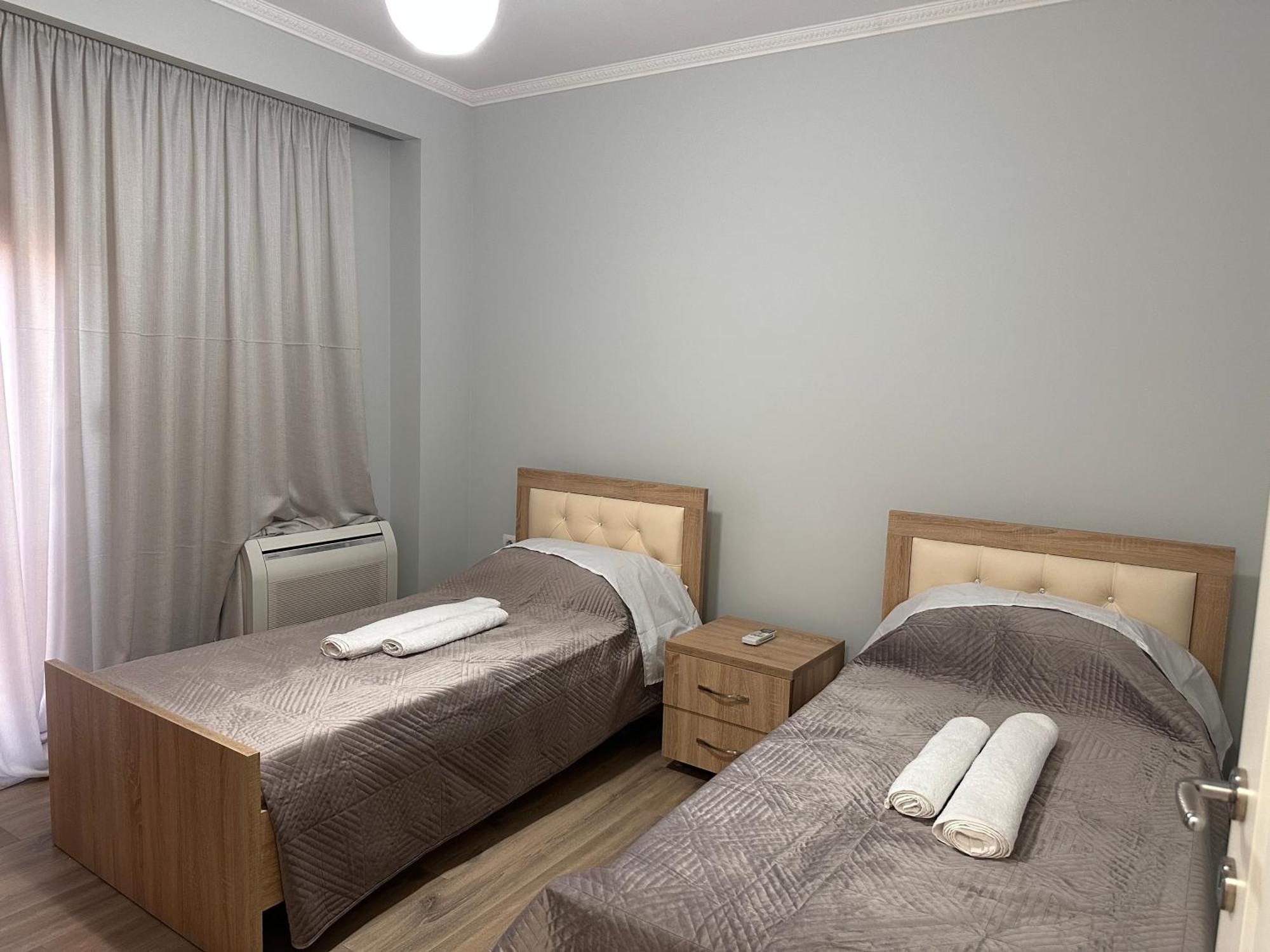 Spacious 2-Bedroom Apartment Near Center Tiranë Luaran gambar